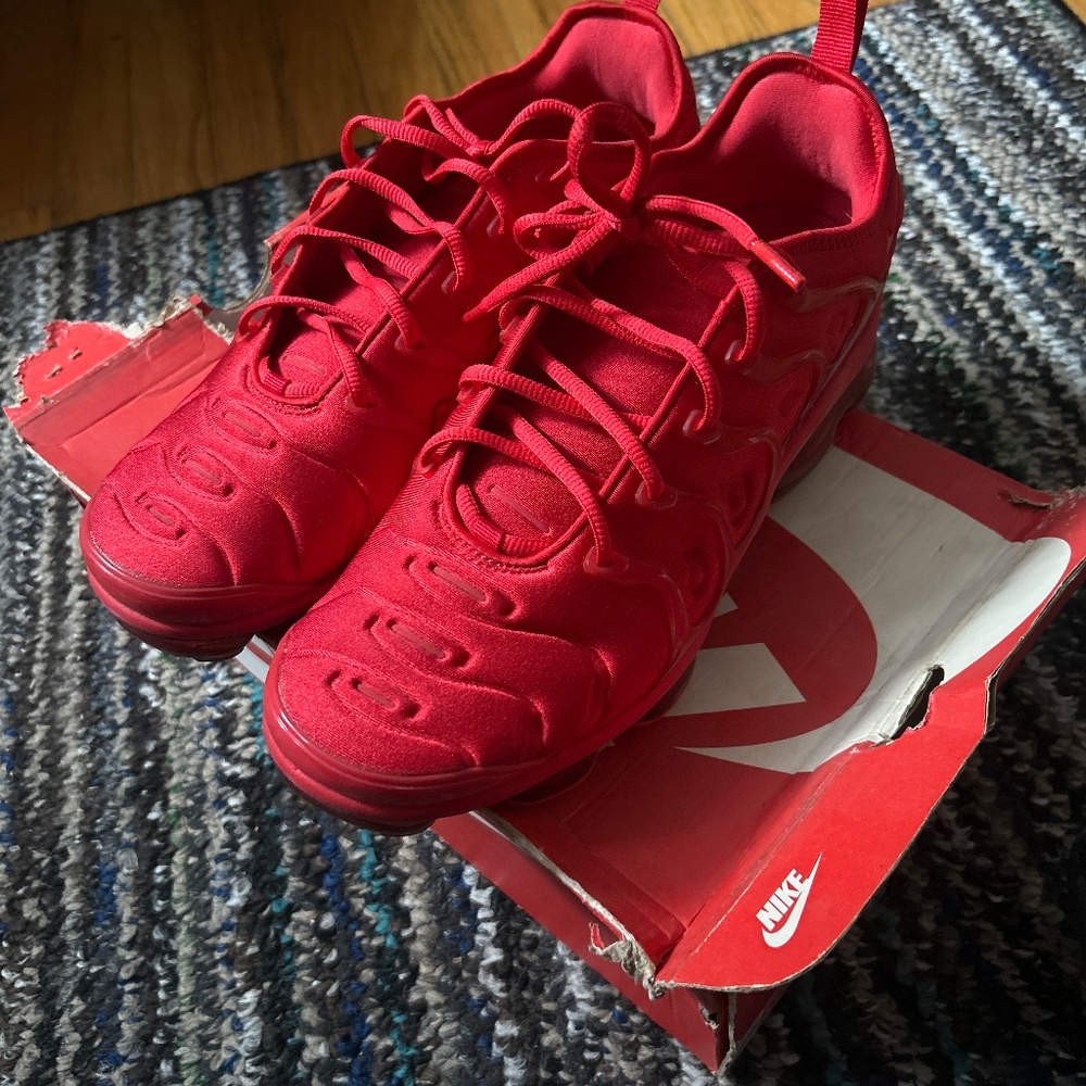 Nike - Picture 2 of 2